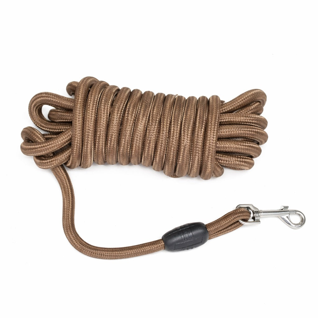 Coffee-farbene Hundeleine aus robustem Nylon, mit schwarzem Gummigriff und vernickeltem Karabinerhaken, ideal für Spaziergänge und Training.