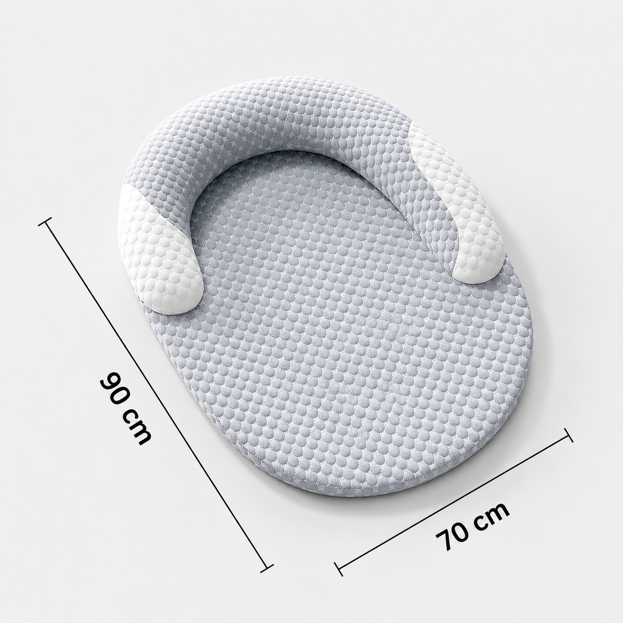 Das Kühl-Hundebett in Größe XXL mit den Maßen 90 × 70 cm. Atmungsaktives und orthopädisches Hundebett mit ergonomischer Nackenstütze und kühlendem Bezug.