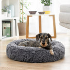 Dackel entspannt im runden Anti-Stress Hundebett Grau – Flauschiges Kuschelbett Ø 60 cm